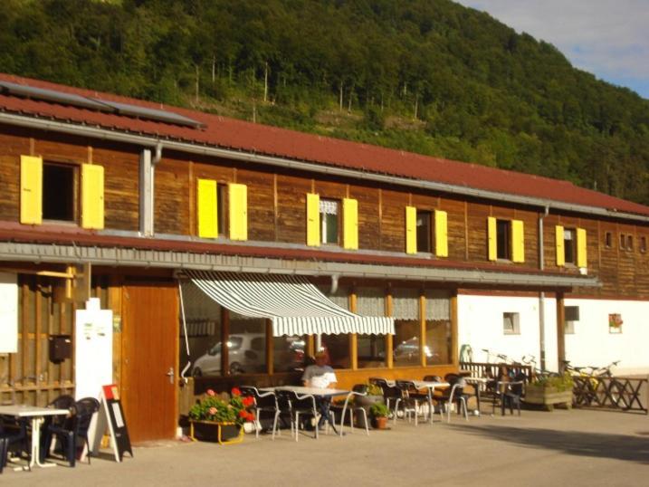 Hostel Le Chandelier Сент-Урсан Екстериор снимка