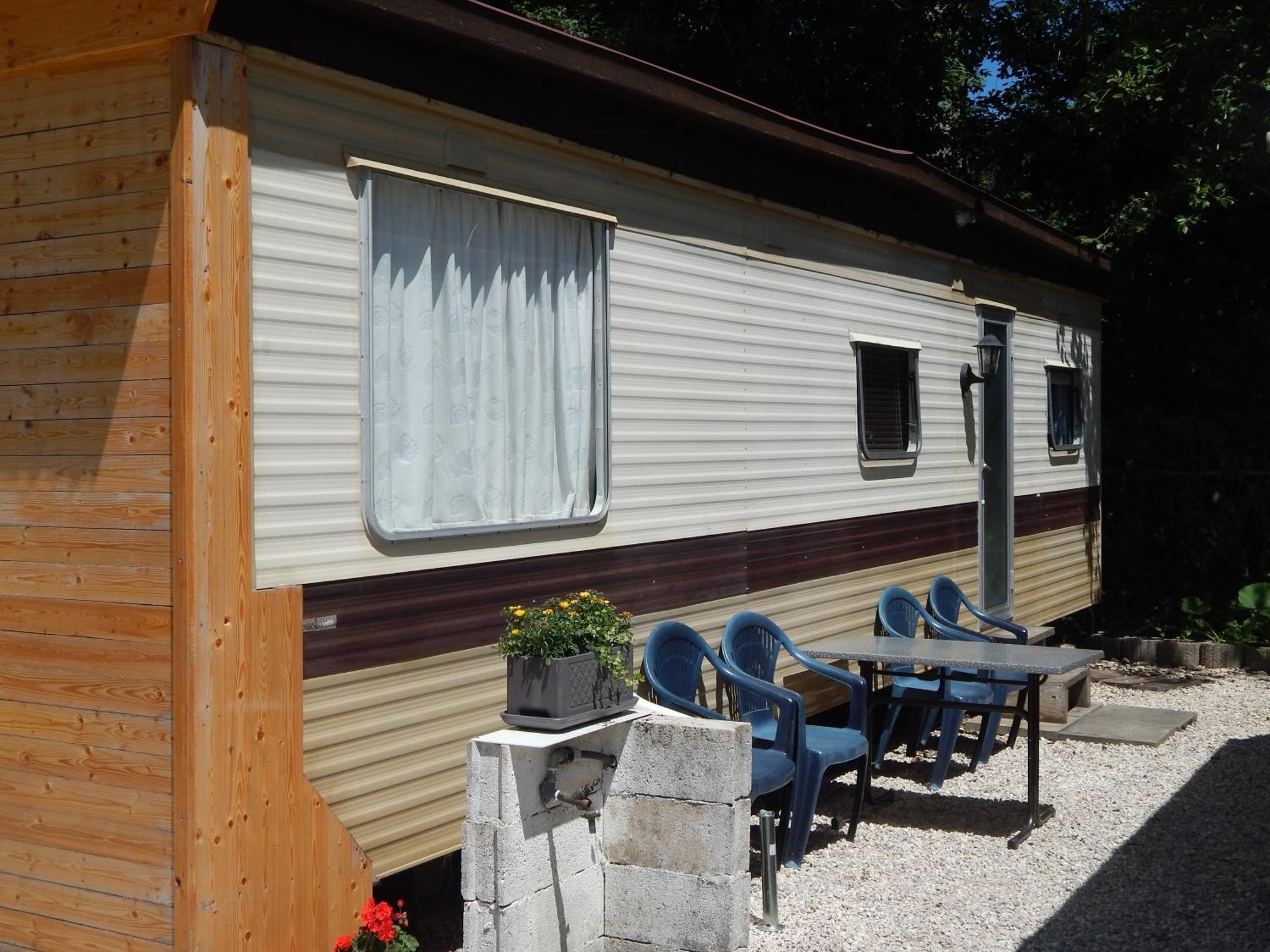 Hostel Le Chandelier Сент-Урсан Екстериор снимка