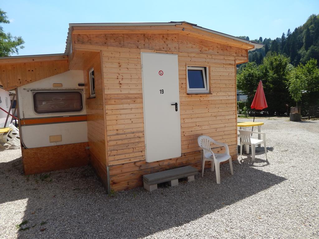 Hostel Le Chandelier Сент-Урсан Екстериор снимка